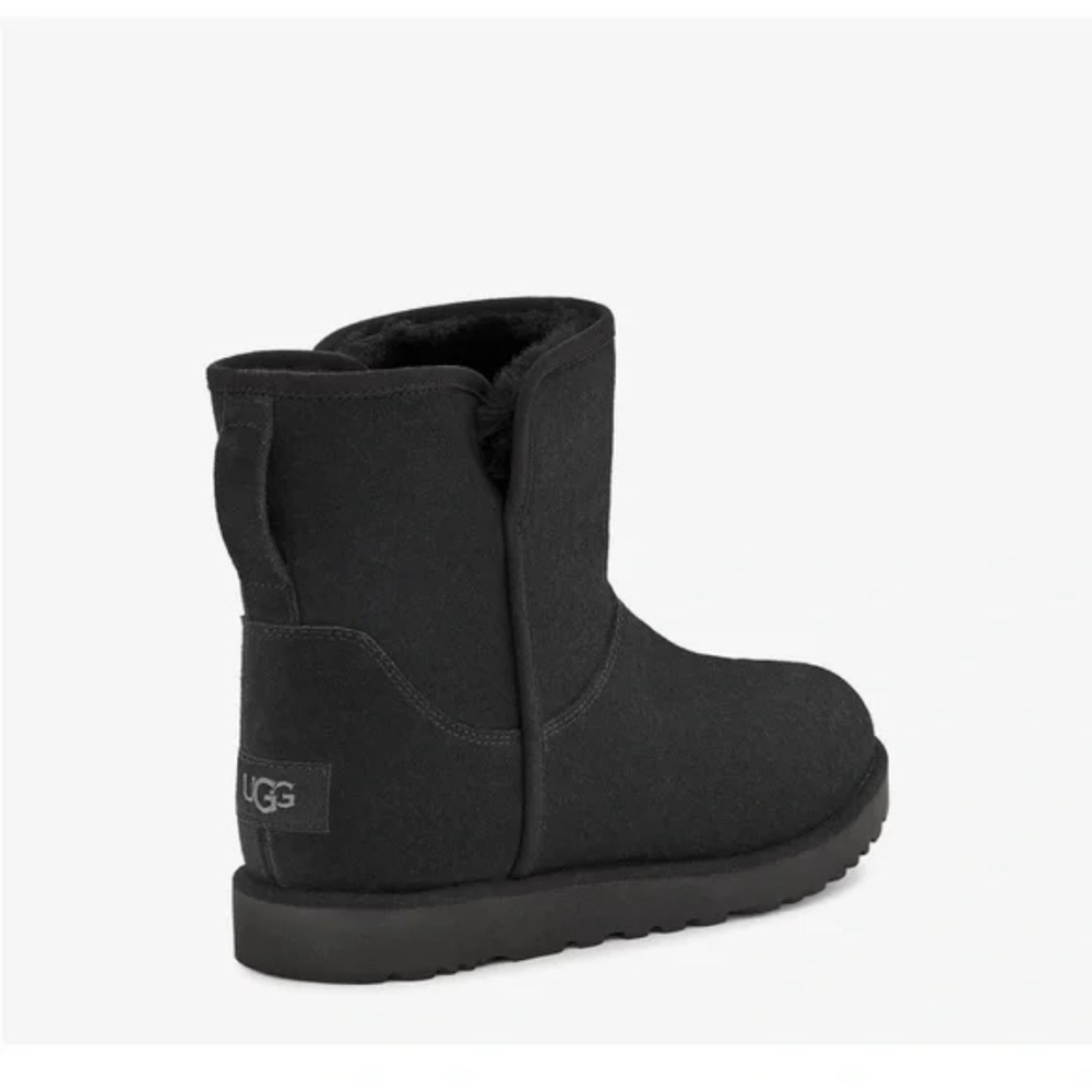 IN BOX UGG Black Cory II Boots Ankle  pull on  sz 9